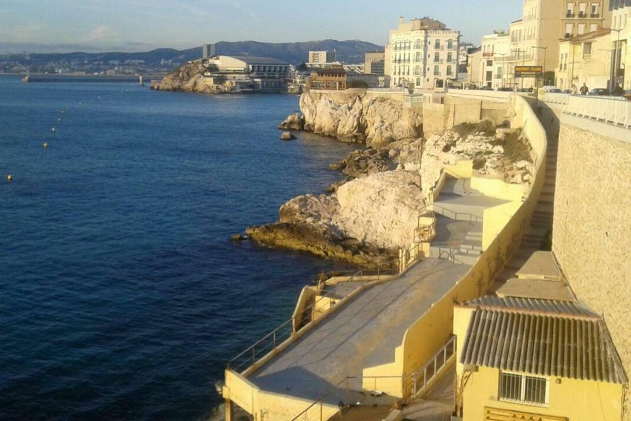 Stud Terras Ville Corniche 2 Pers Stat Gratuit Rue Modif Suivt Possib Et Accord Exclusif Marseille Exterior photo