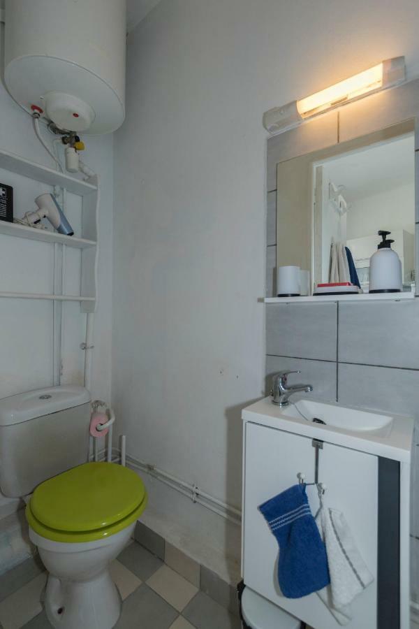 Stud Terras Ville Corniche 2 Pers Stat Gratuit Rue Modif Suivt Possib Et Accord Exclusif Marseille Exterior photo